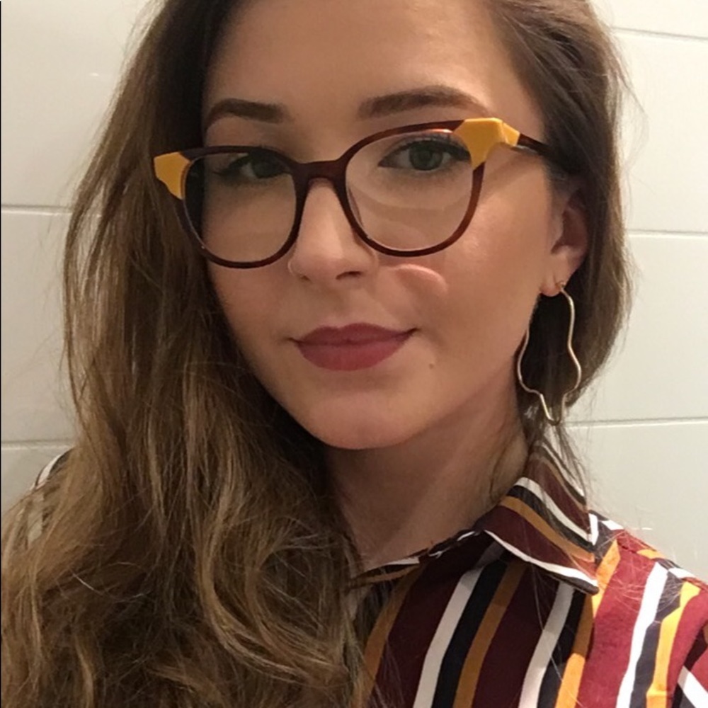 Meet your Posher, Emily